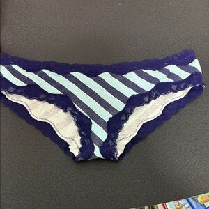 Striped Lace Trim Panties pre loved